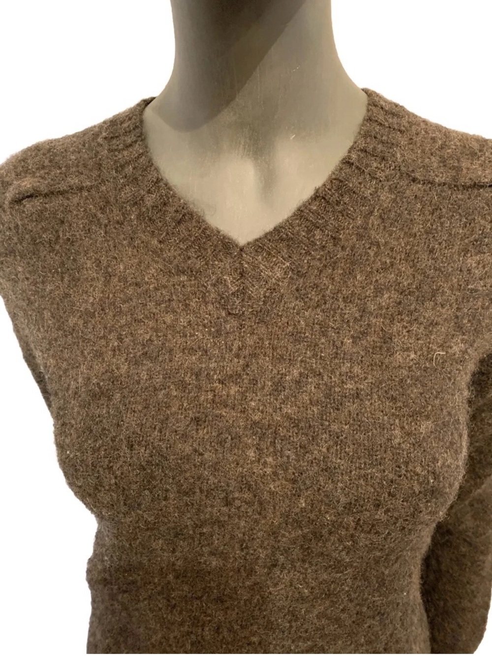Vintage 90s Express Bleus
100% Wool V-Neck
Sweater Brown Heathered
Small S - Picture 3 of 7